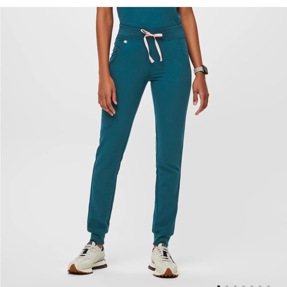 Figs maternity jogger small tall Caribbean blue like new